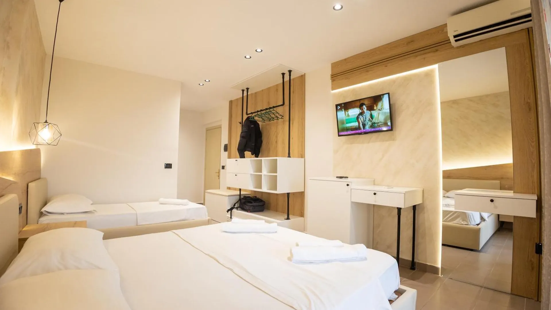 ***  Hotel Klebrido Durrës Albanië